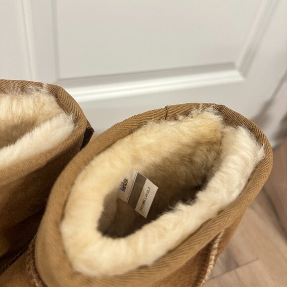 UGG Classic Mini II Genuine Shearling Lined Boot in Chestnut Suede Size US 9 - Picture 9 of 12